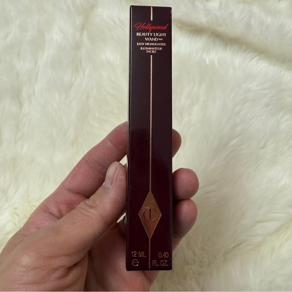 Charlotte Tilbury BEAUTY LIGHT WAND highlighter -
SPOTLIGHT Brand new - Picture 8 of 8
